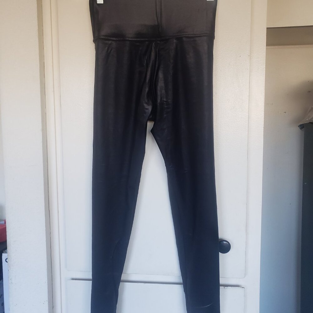 Carbon 38 Leggings Size Med Black Leatherette pants